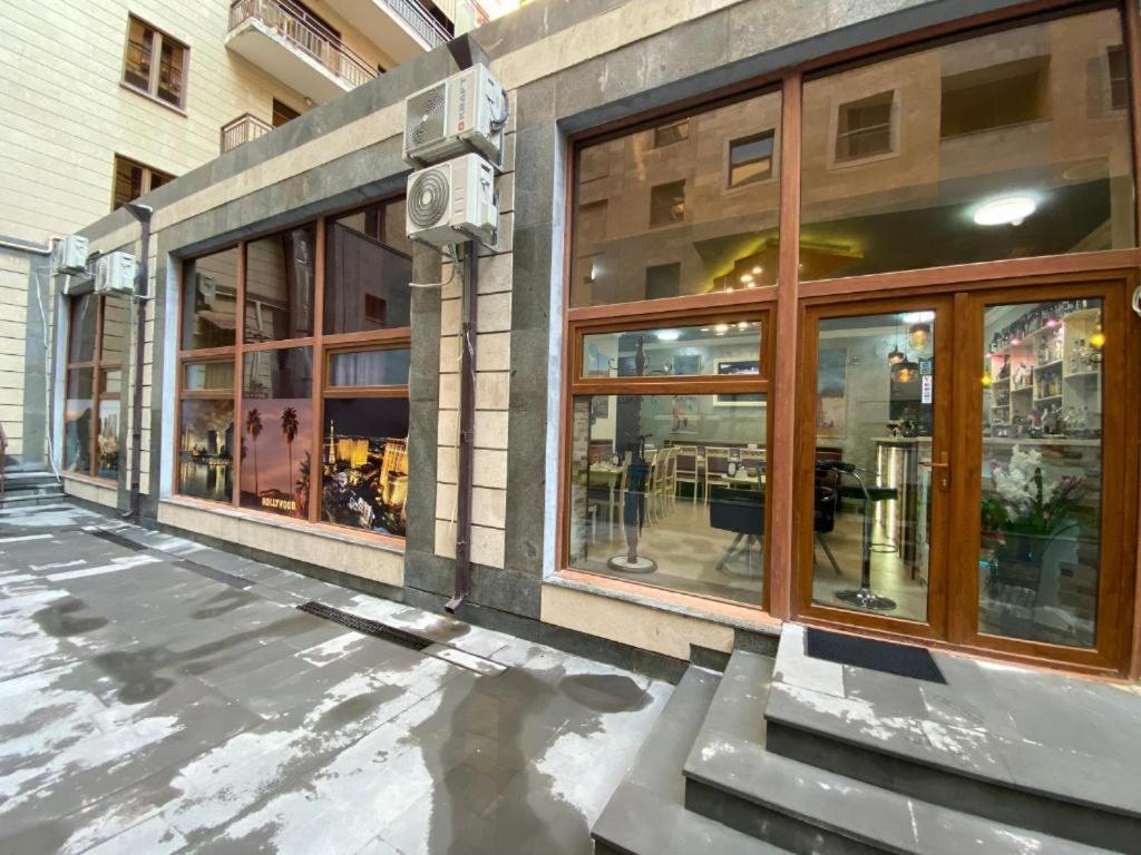 耶烈万 California Boutique酒店 外观 照片