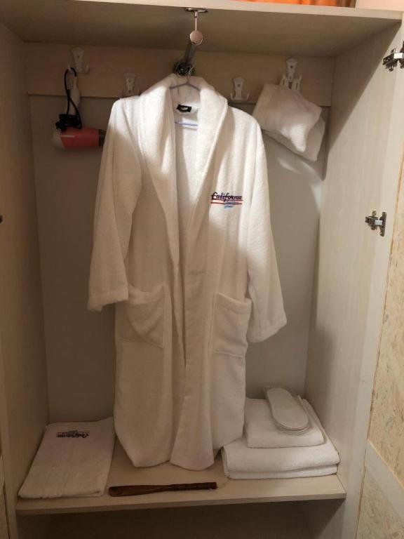 耶烈万 California Boutique酒店 外观 照片