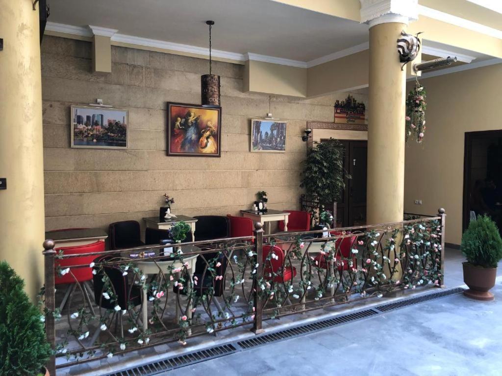 耶烈万 California Boutique酒店 外观 照片